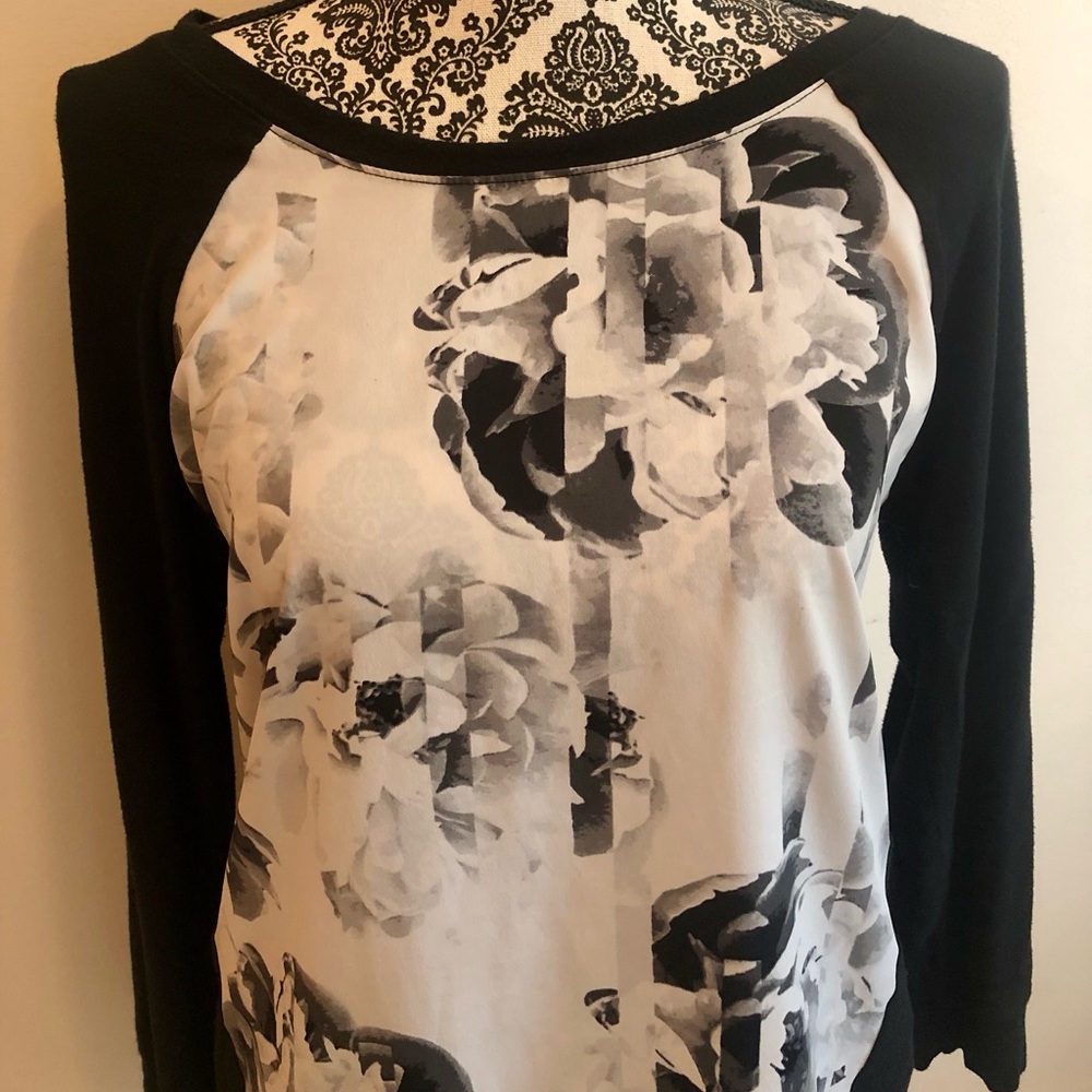 Banana Republic Black and White Floral Pullover